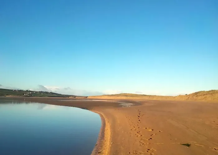 Is It - Along The Coast * Foghill