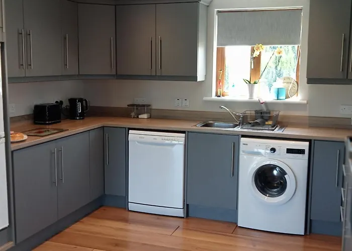 Is It - Along The Coast * Foghill